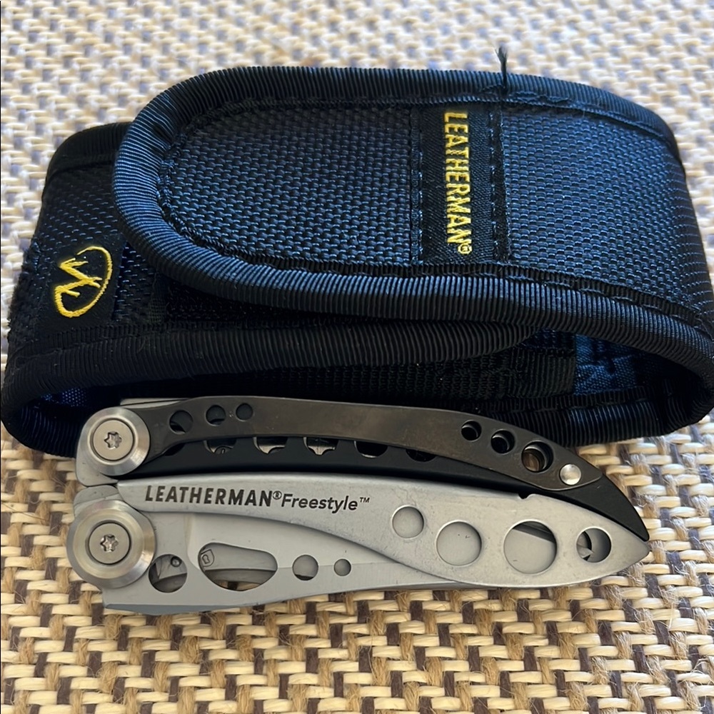 Leatherman Freestyle Multi-Tool with Case